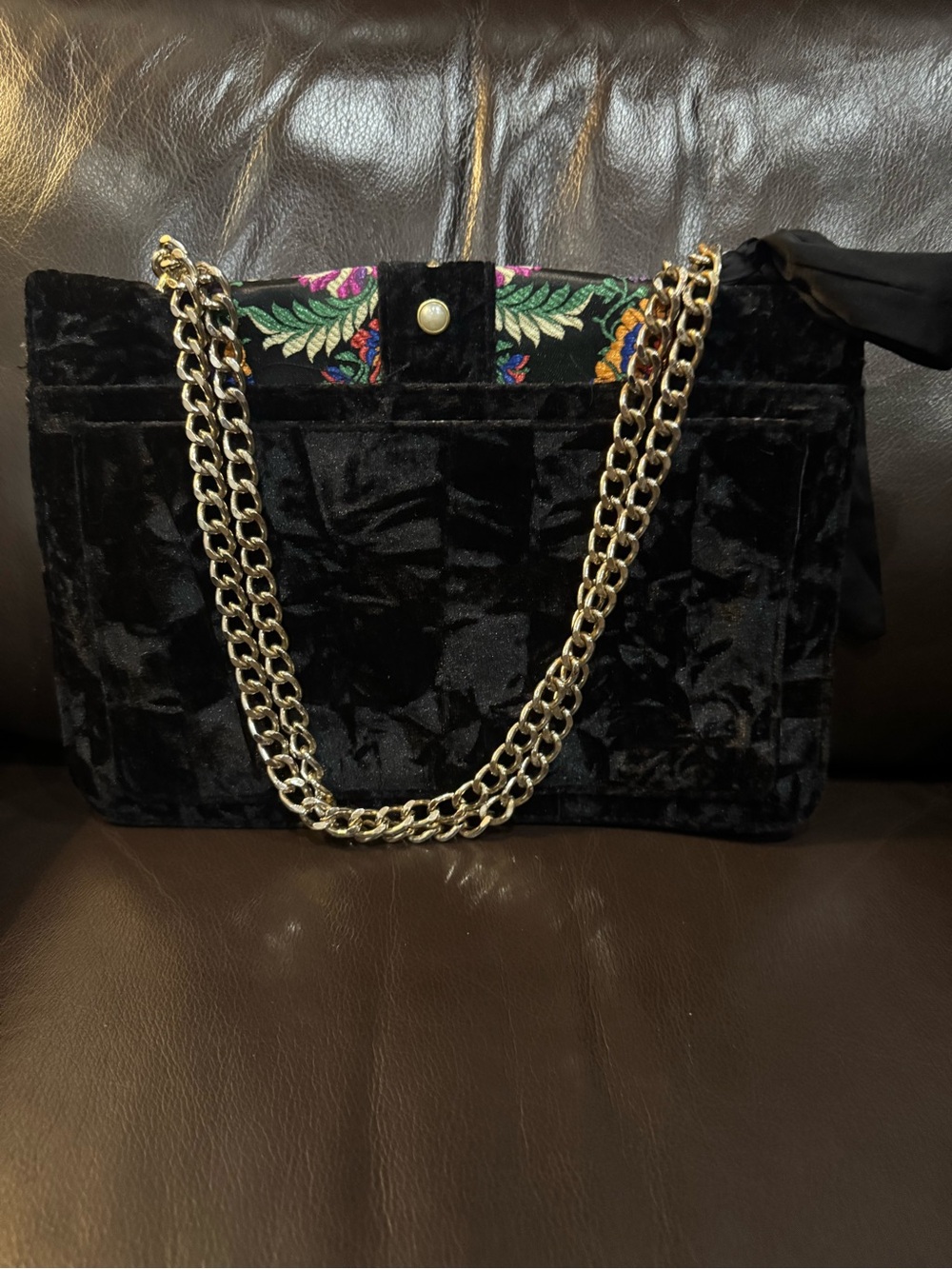 Steve Madden Velvet BurnoutBlack Floral Embroidered Shoulder Bag with Gold Chain - Picture 4 of 7